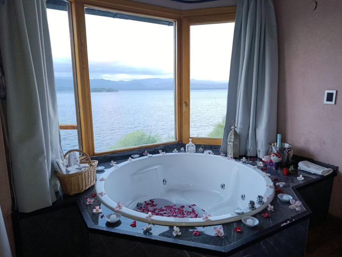 Bathroom 5, Lirolay Suites - Apart Hotel, Bariloche