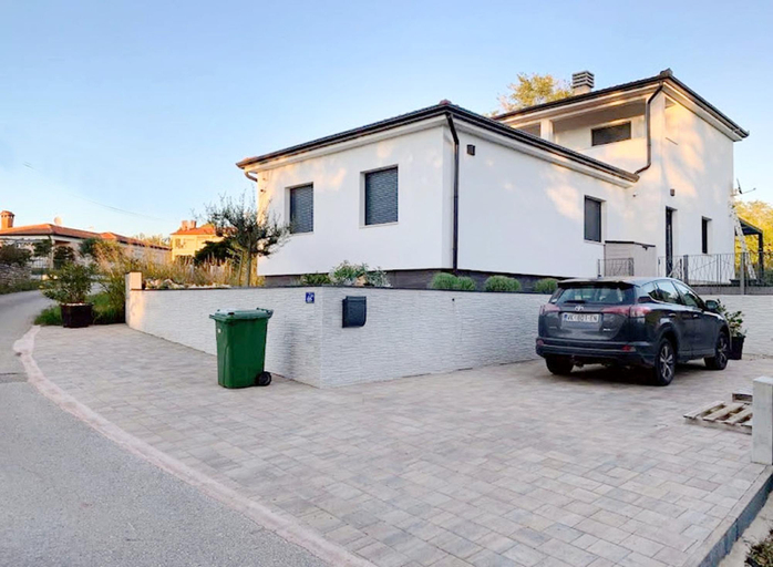 2, Two-storey house with pool in trika, Umag
