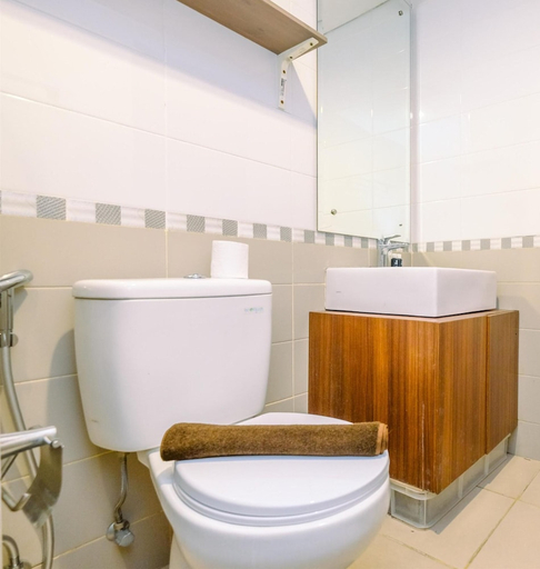 Bathroom 3, Comfort And Modern Look 3Br Apartment Royal Olive Residence, Jakarta Selatan