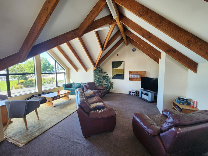 Others 5, Snow Denn Lodge, Ashburton