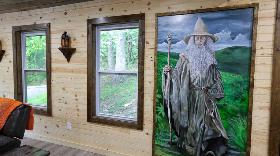 Room 4, Gandalf s Getaway Indoor Pool Theater Arcade Firepit Book Now, Sevier
