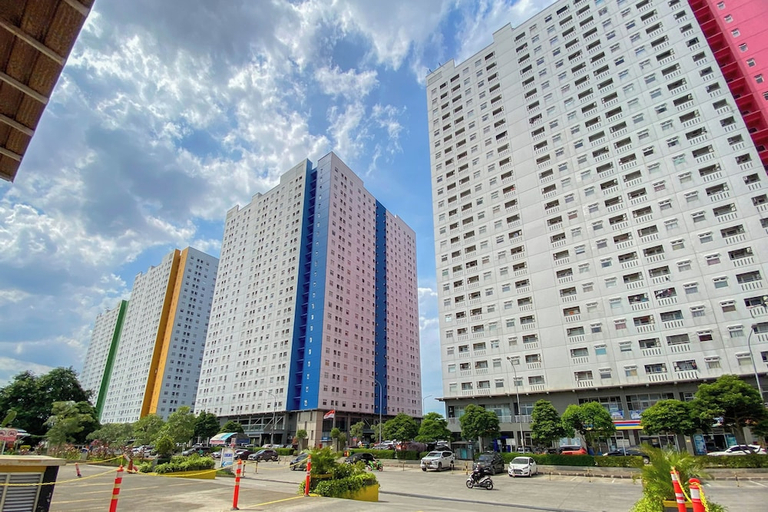 Exterior & Views, Tranquil And Homey 2Br At Apartment Green Pramuka City, Central Jakarta