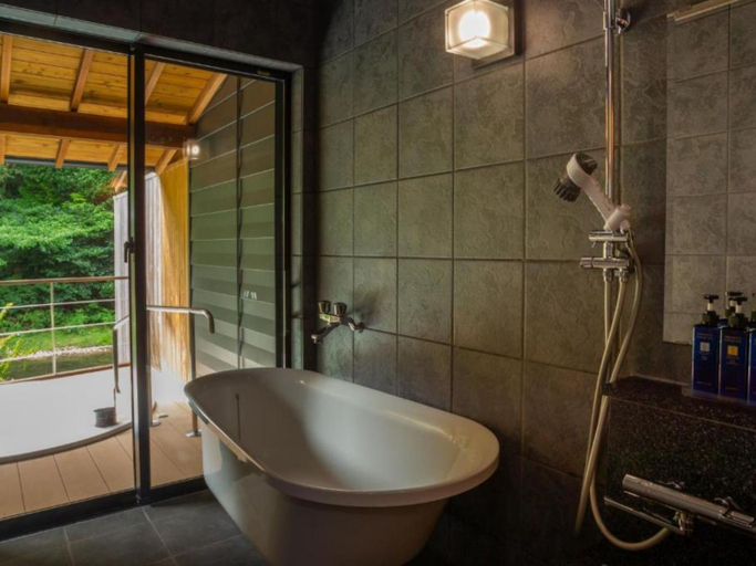 Bathroom 5, Tsukiyominoza, Ise