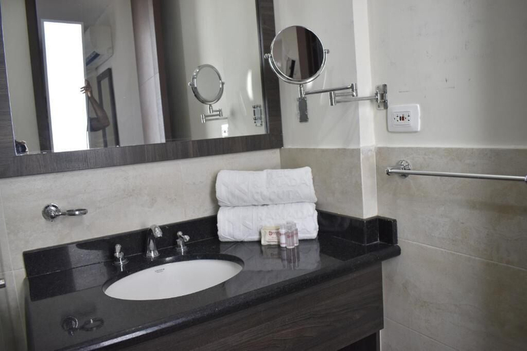 Bathroom 4, Hotel HR Amada Cúcuta, San José de Cúcuta