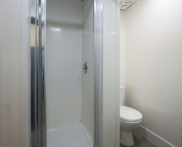 Bathroom 4, NX London Hostel, London