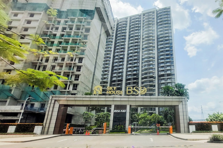 Exterior & Views, Serene 2Br Sky House Bsd Apartment Next To Aeon Mall, South Tangerang
