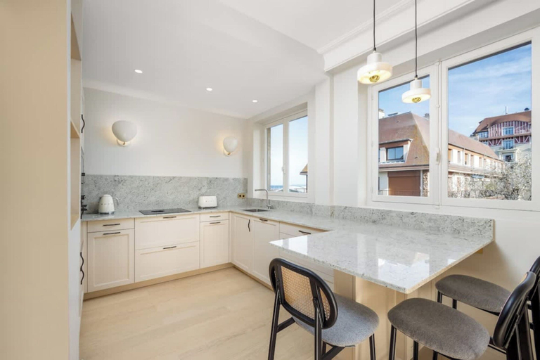 Private kitchen 5, Luxury sea View 3br-2ba With Services in Deauville, Calvados