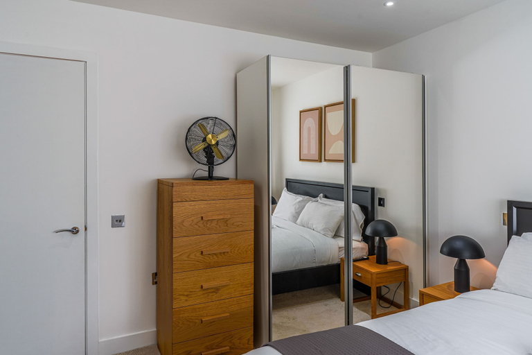 Bedroom 4, Perfect London Old Brompton Apartment, London