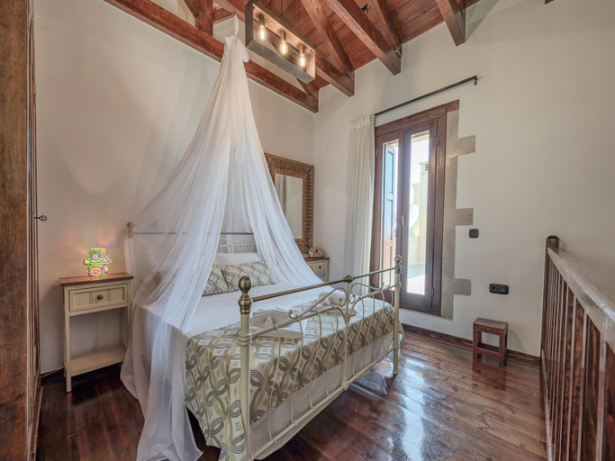 Bedroom 2, Evergreen, Crete