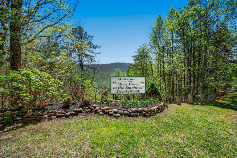 Room 4, Mountain Views Indoor Pool Sauna Fireplace, Sevier