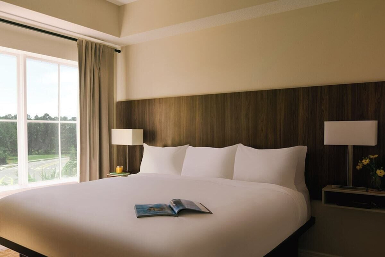 Bedroom 3, The Point Hotel & Suites Orlando, Orange