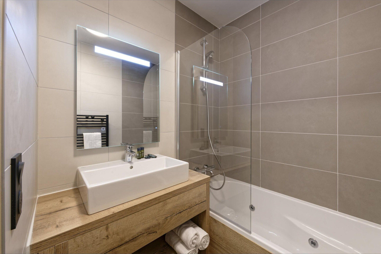 Bathroom 2, Apartment in Samoens With Pool & Spa, Haute-Savoie