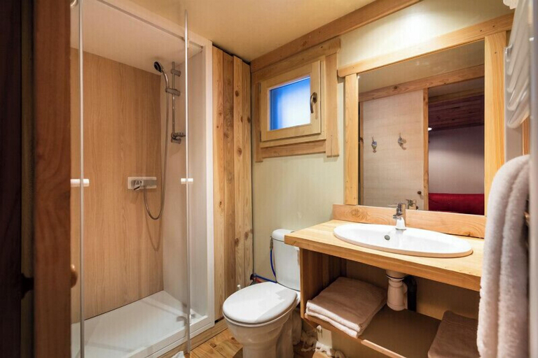 Bathroom 5, Huttopia Bozel en Vanoise, Savoie