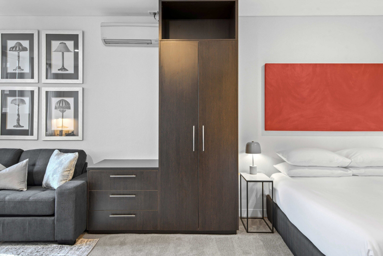 Room 2, Charming 1-bed Central Studio Apartment, Melbourne