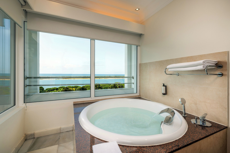 Bathroom 4, Playacartaya Hotel, Huelva