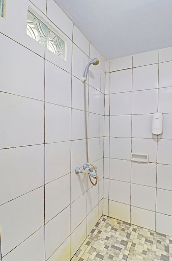 Bathroom 4, Hotel O Gusti Residence, Badung