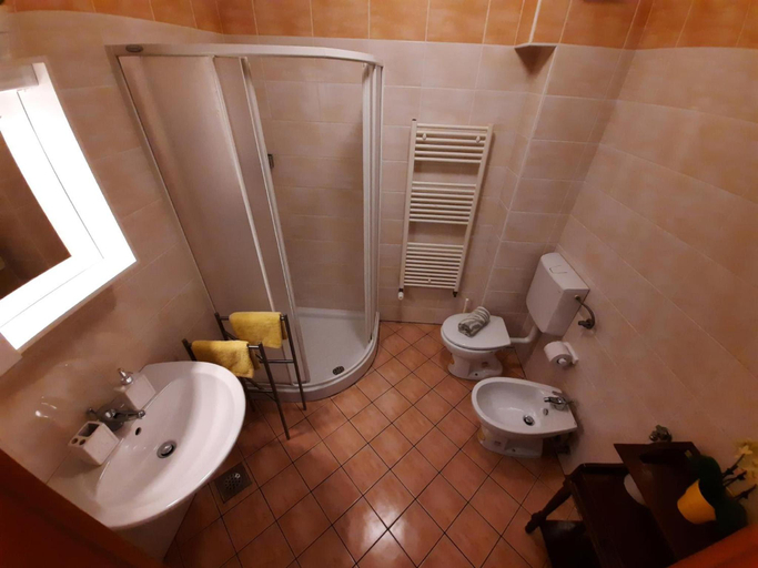 Bathroom 4, Apartment Honey Bee with Sauna, Kobarid