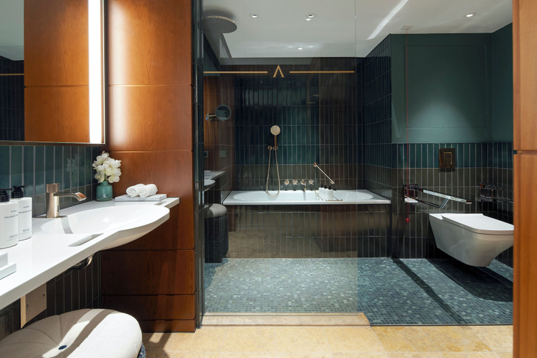 Bathroom 5, Conrad Hamburg, Hamburg