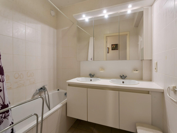 Bathroom 4, Apartment in Blankenberge near the Beach, West-Vlaanderen