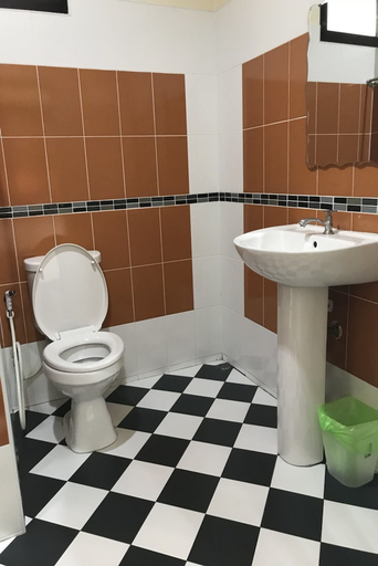 Bathroom 3, Donsak Ville, Don Sak