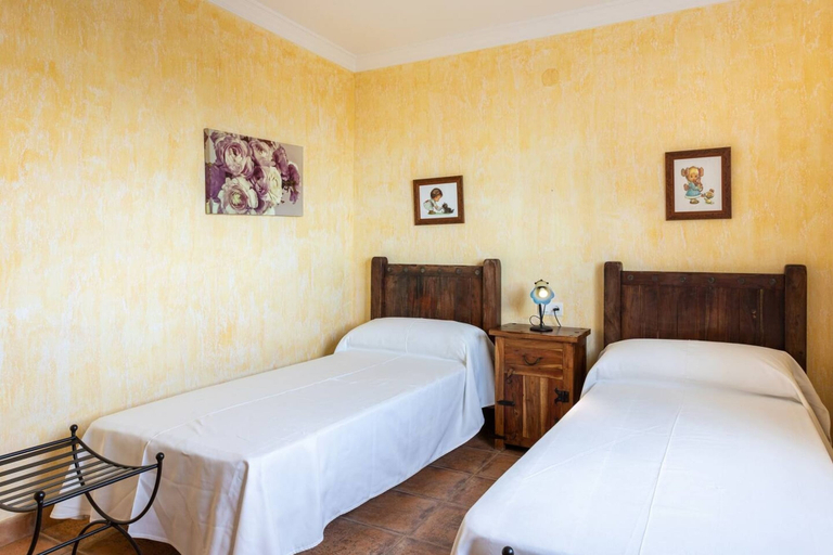 Room 2, Villa Olympo Villa Olympo Solset, Málaga