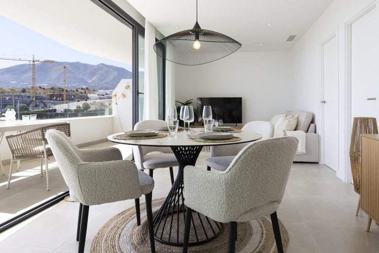 Room 3, Modern Luxury Suite With Terrace in Higueron, Málaga