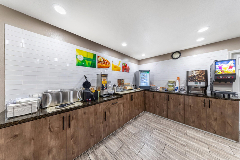 Food & Drinks 5, Quality Inn & Suites Victorville – Hesperia, San Bernardino