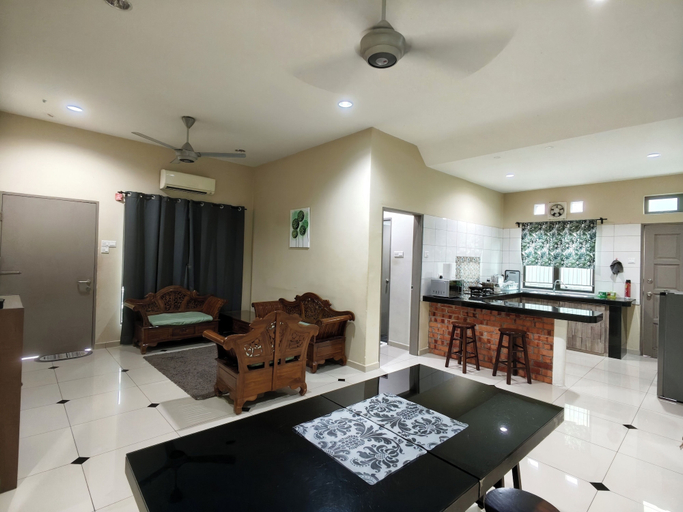 Food & Drinks, Villa 223, Sepang