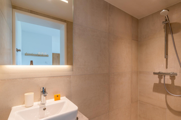 Bathroom 3, Luxury 10-person Family Villa, Texel