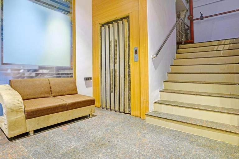 4, HOTEL NIDHIVAN PALACE , Surat