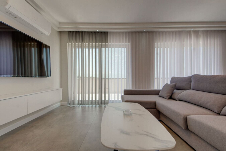 Room 5, Stylish Gozo Penthouse Spacious and Quiet Terrace