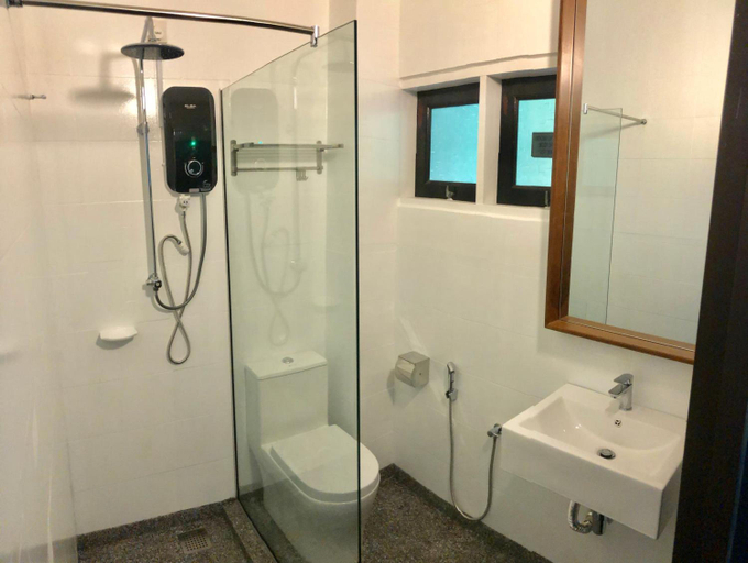 Bathroom 4, Anjungan Beach Resort, Manjung