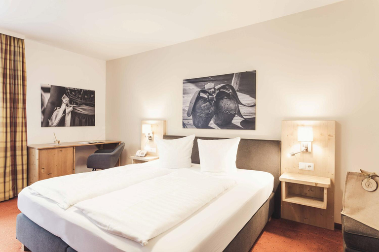 Bedroom 2, Hotel Johanna mitten im Otztal, Imst