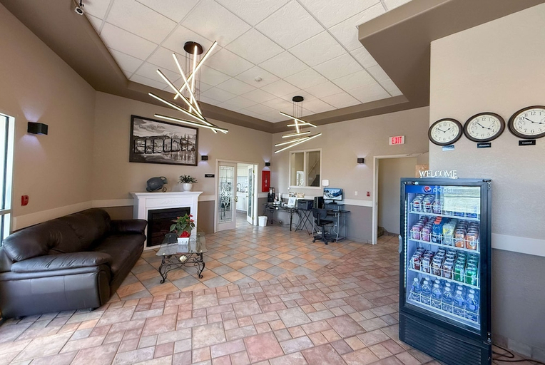 Food & Drinks, Super 8 By Wyndham Medicine Hat Ab, Division No. 1