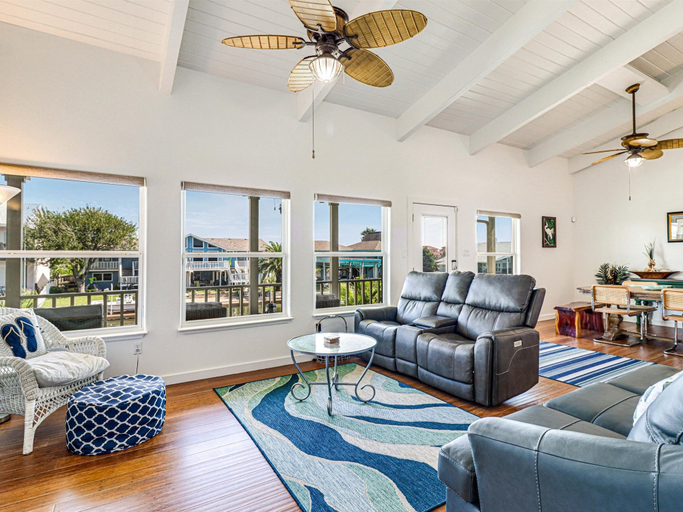 Living area 4, Bon Bini 4 Bedroom Home, Aransas