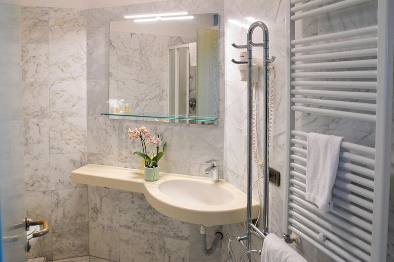 Bathroom 3, Residence Hotel L'incanto Di Boccadarno, Pisa