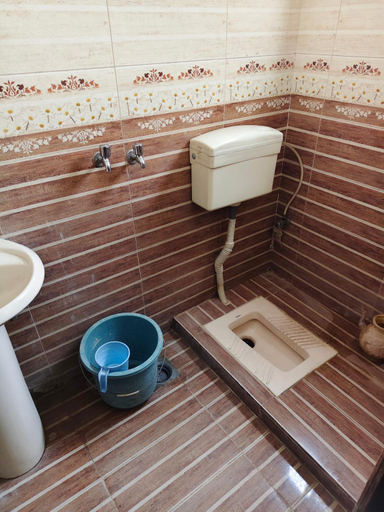 Bathroom 4, Al sakhawat hotel, Islamabad