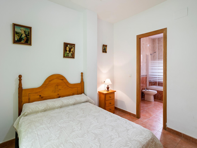 2, Apartment in Lepe with Pool and Garden, Huelva