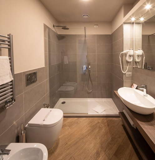 Bathroom 5, Hotel Horizon Wellness & Spa Resort - Best Western Signature Collection, Varese