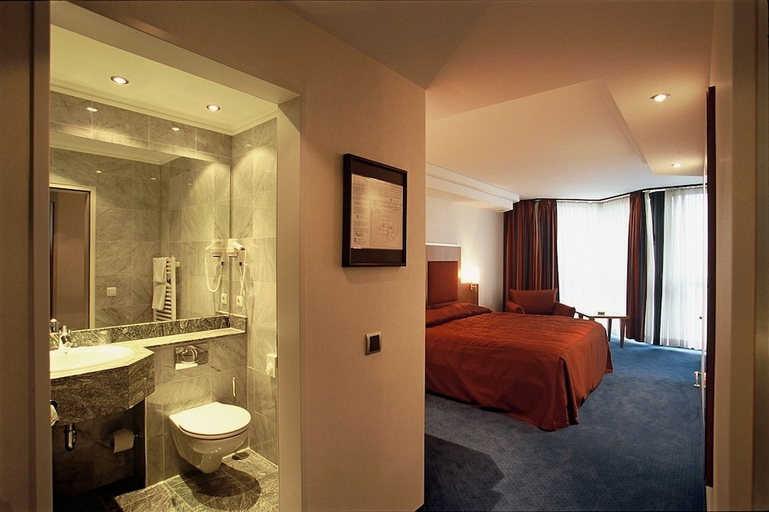 Bedroom 3, Hotel Erzgiesserei Europe, München