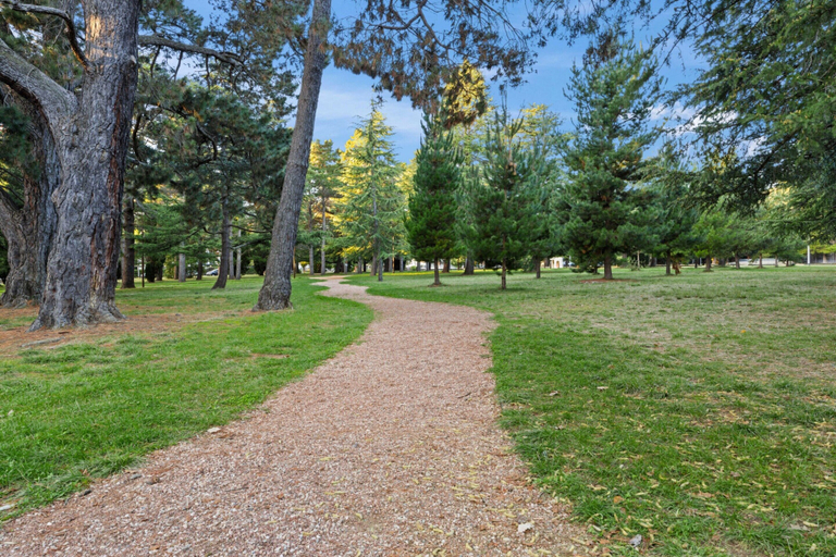 Miscellaneous 5, Luxe 2-bed Inner-city Abode With Alfresco Dining, Canberra