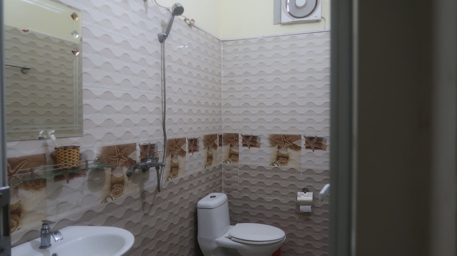 Bathroom 3, Hoan Chau Homestay, Bố Trạch