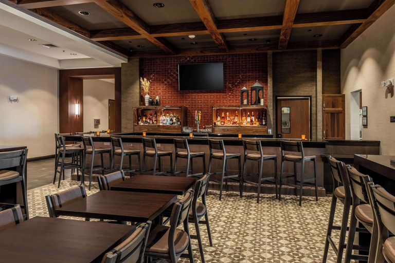 Food & Drinks 5, Drury Plaza Hotel Dallas Arlington, Arlington