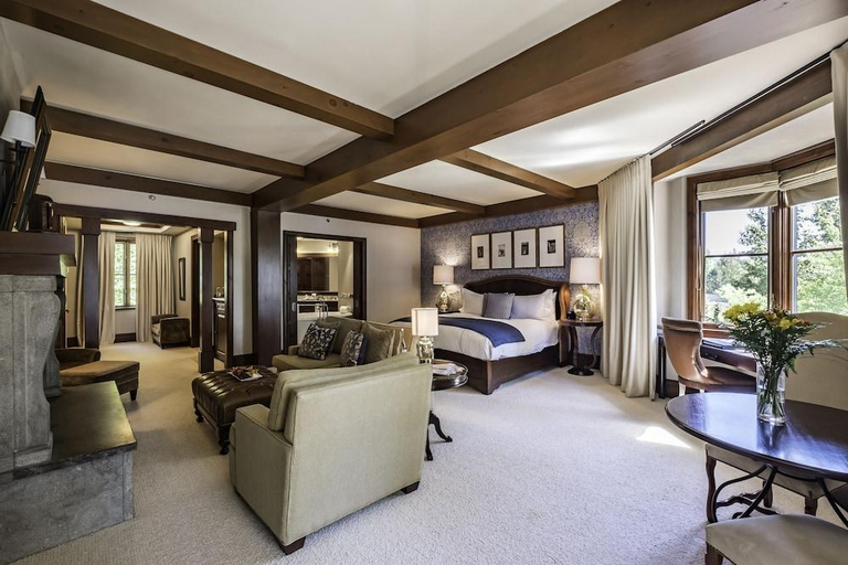 Bedroom 3, Hotel Quintessence, Les Laurentides