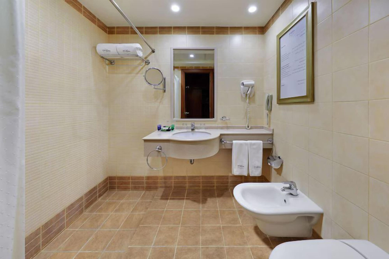 Bathroom 4, Makarem Al Bait Hotel, Makkah