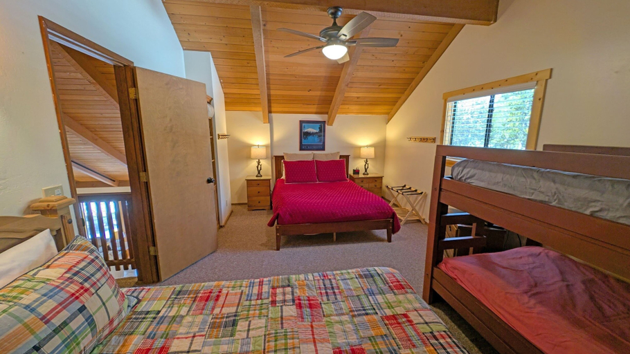 Room 4, Pine Needle 2 4 Bedroom Condo, Deschutes