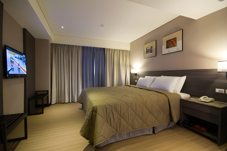 Bedroom 2, Royal Guest Hotel, Tainan