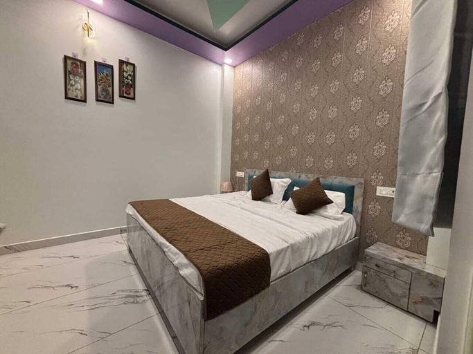 Room 2, Hotel BDC, Allahabad