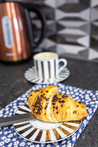 Food & Drinks 4, Charming Accommodation Close to Birmingham, Sandwell