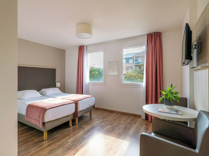 Bedroom 3, Séjours & Affaires Caen Le Clos Beaumois, Calvados